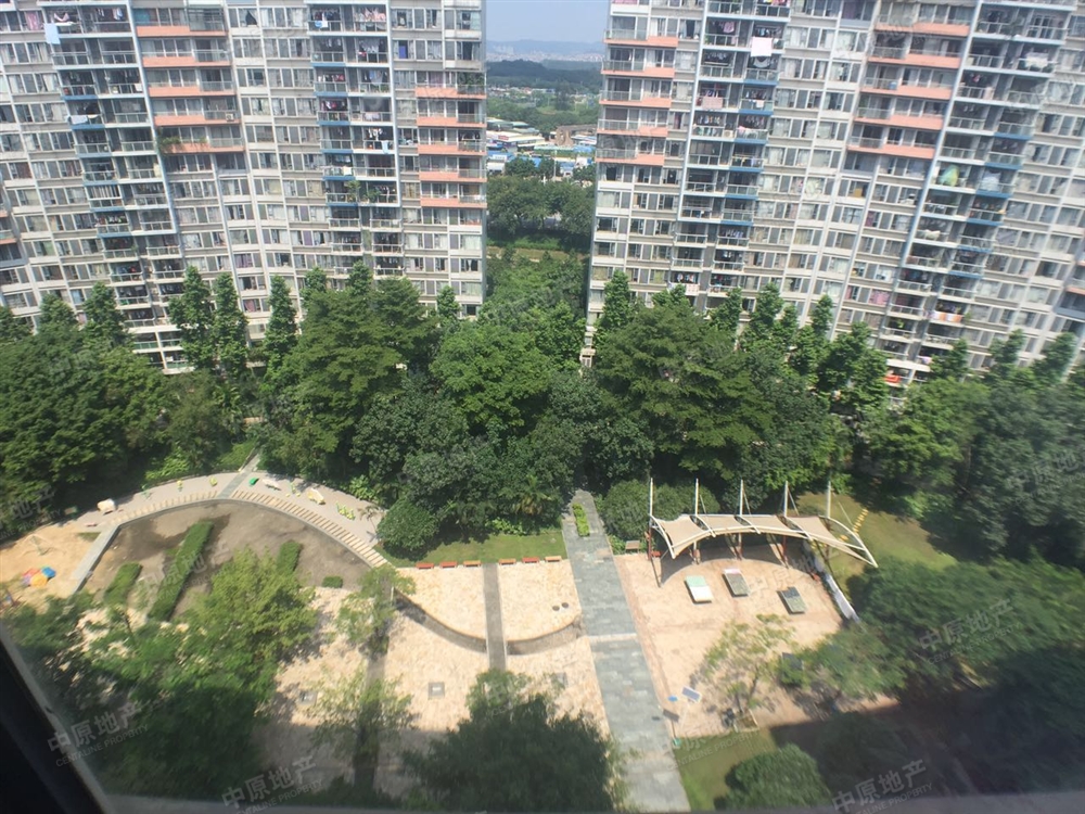 中海康城花园 位置安静 户型方正 三房带主套 价格可议】广州二手房